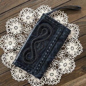 Giannini gorgeous crinkled faux Leather clutch